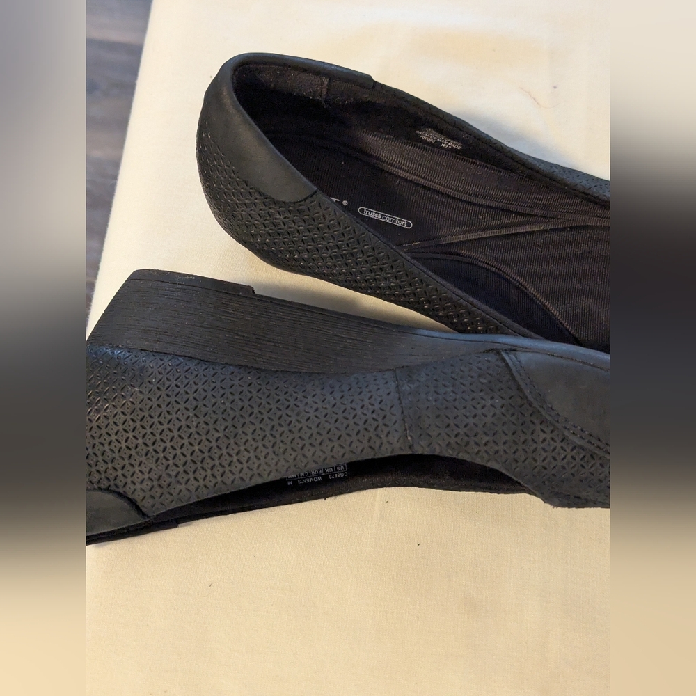 Rockport Tru365 Comfort size 10 EU 41.5  black heels wedge shoe. Leather Upper. - Picture 8 of 8